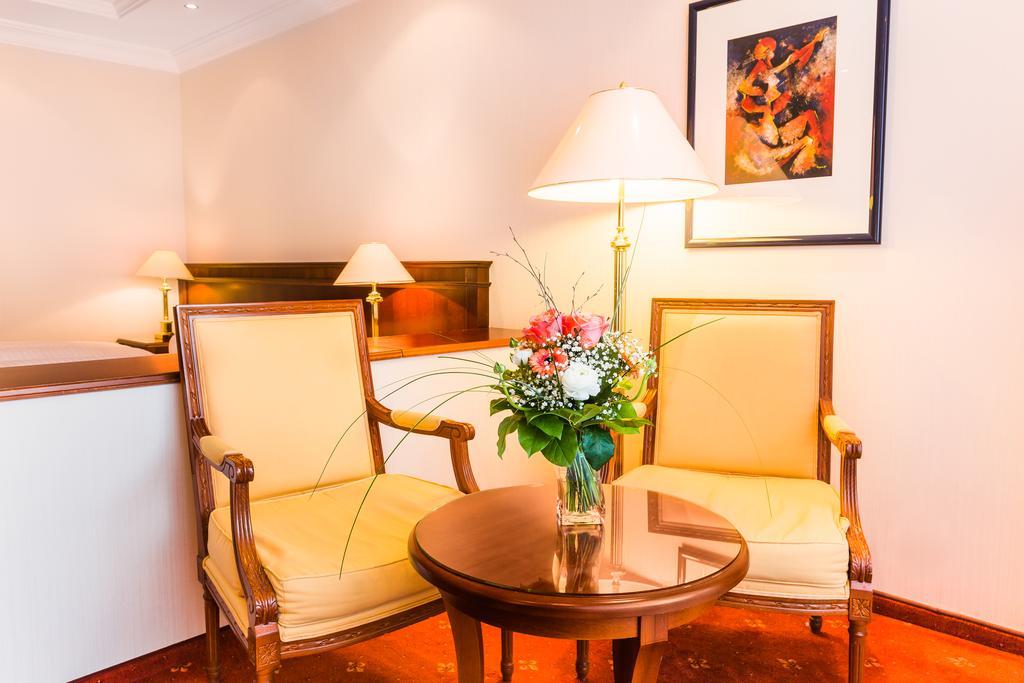 Hotel Villa Marburg Im Park Heigenbruecken Екстериор снимка