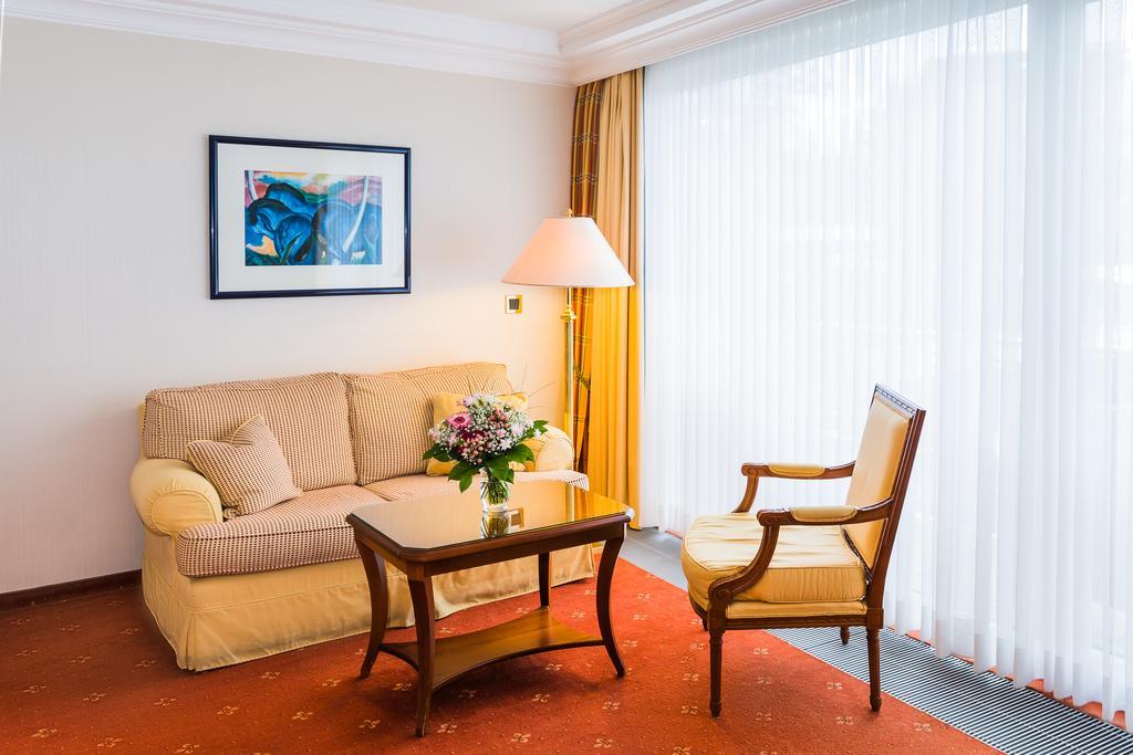 Hotel Villa Marburg Im Park Heigenbruecken Екстериор снимка