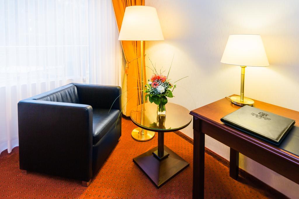 Hotel Villa Marburg Im Park Heigenbruecken Екстериор снимка