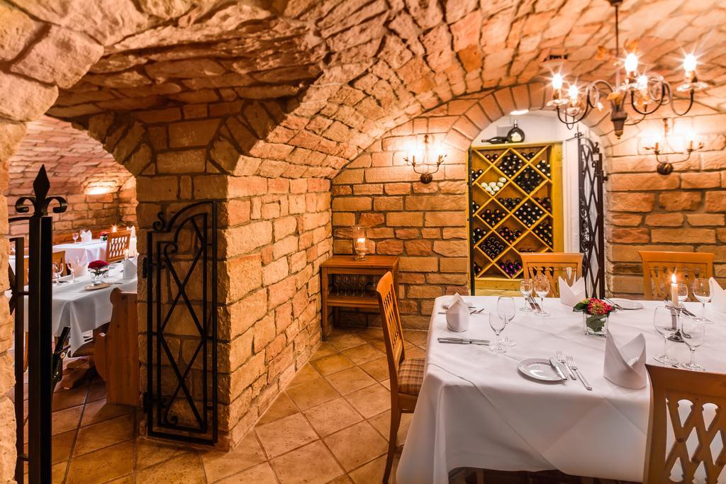 Hotel Villa Marburg Im Park Heigenbruecken Екстериор снимка
