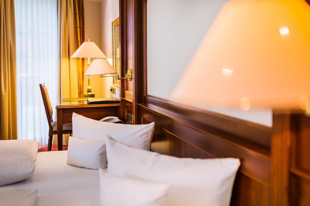 Hotel Villa Marburg Im Park Heigenbruecken Екстериор снимка