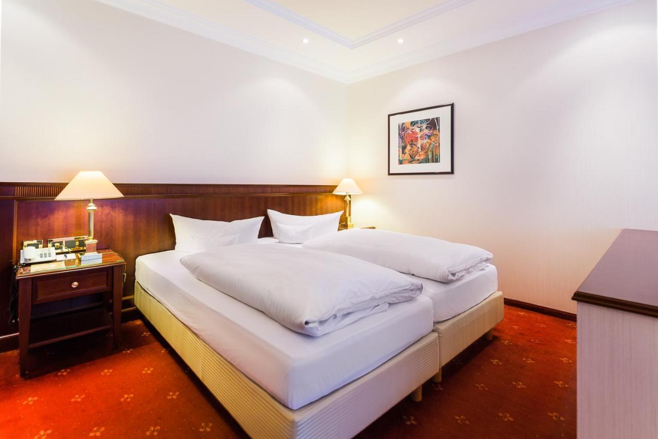 Hotel Villa Marburg Im Park Heigenbruecken Екстериор снимка